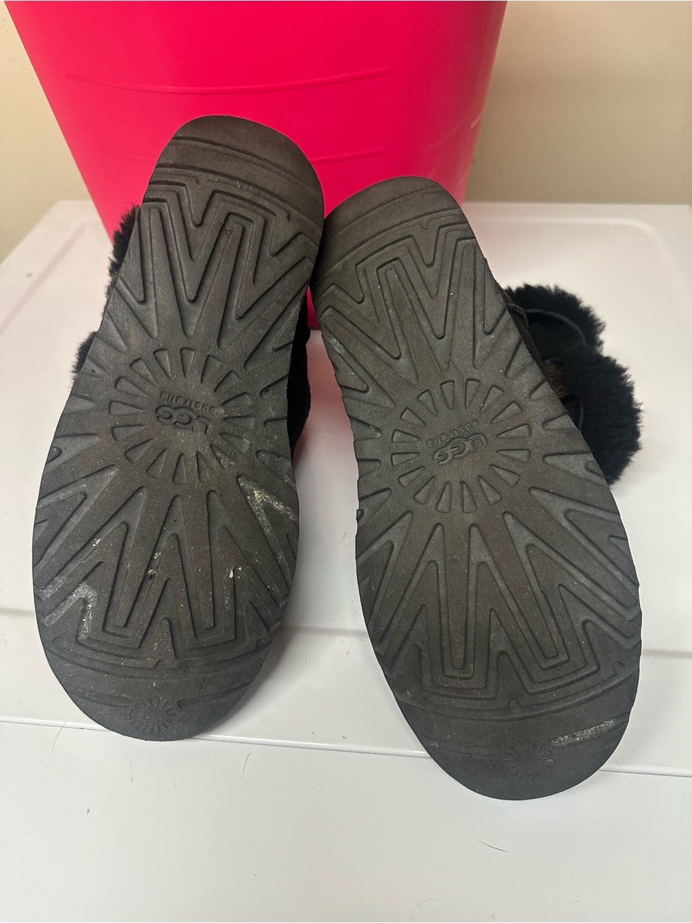 UGG Bailey Button Boot - Picture 6 of 6